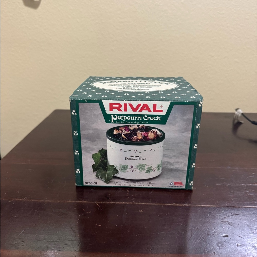 Green Potpourri Crock Electric Scent Warmer